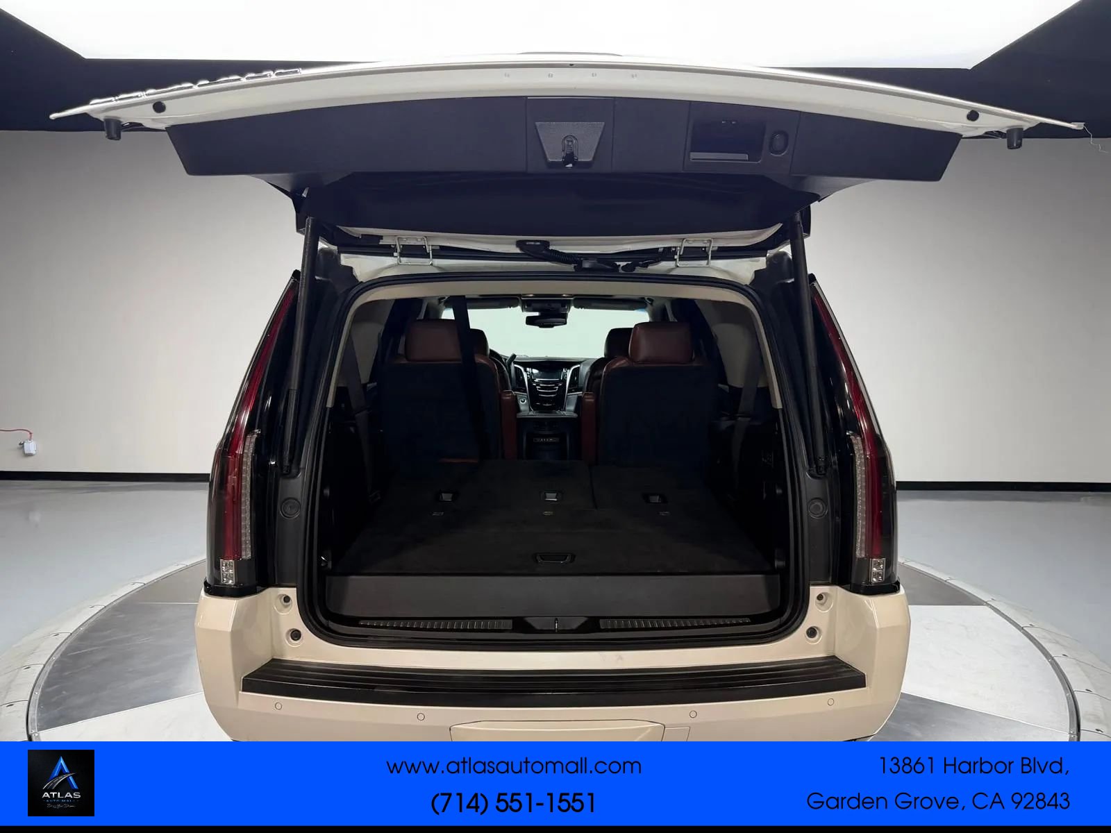 Used 2015 Cadillac Escalade Premium AWD/4WD image 12