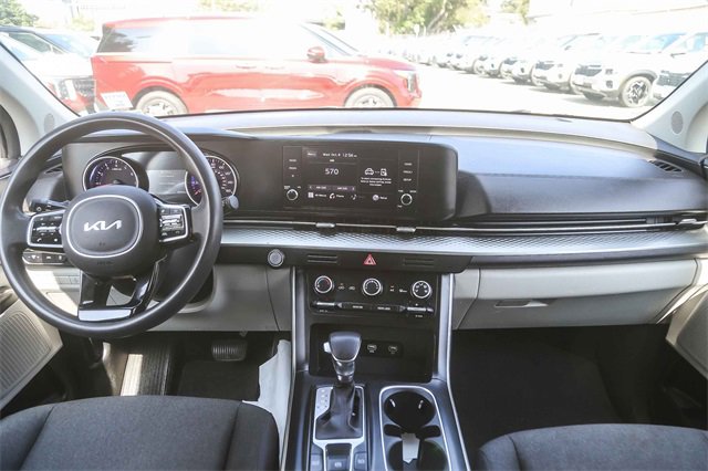 Certified 2022 Kia Carnival LX image 13