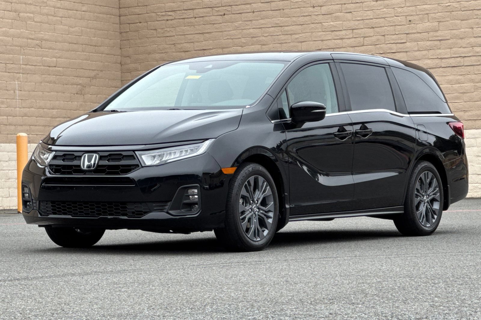 Used 2025 Honda Odyssey Touring image 9