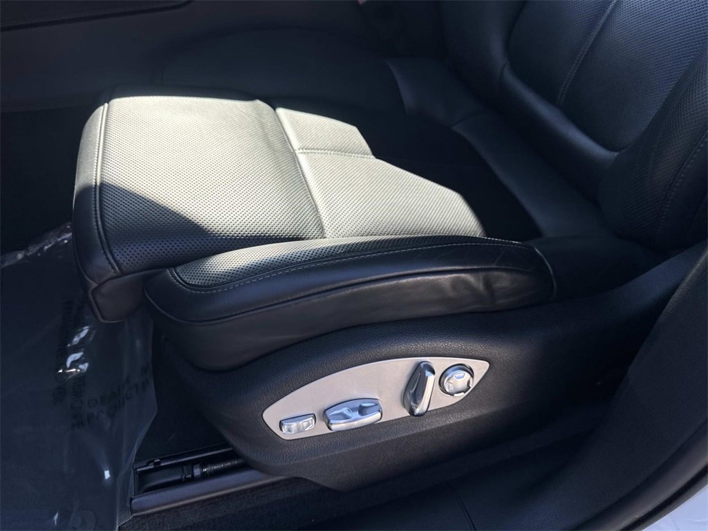 Used 2024 Porsche Macan S image 16