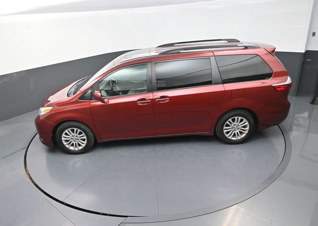 Used 2016 Toyota Sienna XLE image 20