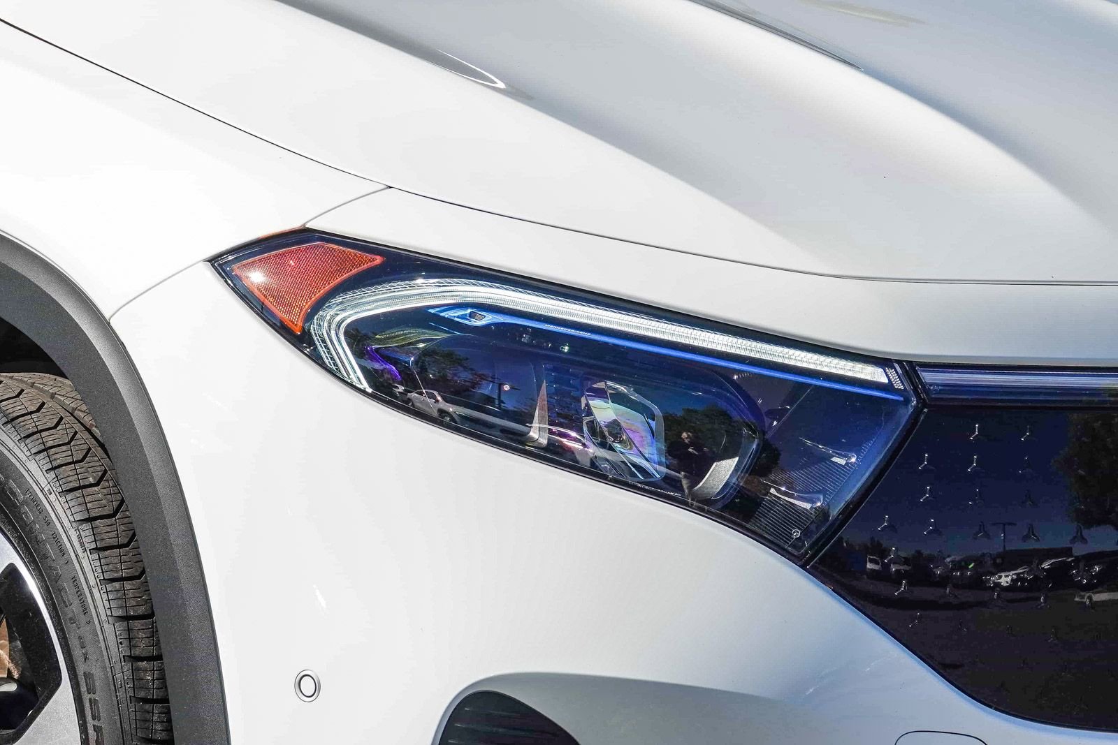 Used 2024 Mercedes-Benz EQB 350 4MATIC SUV image 9