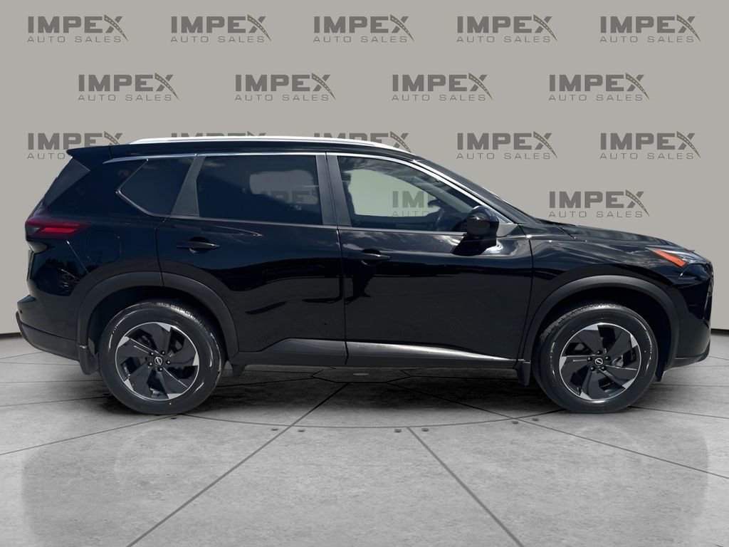 Used 2024 Nissan Rogue SV w/ SV Premium Package AWD/4WD image 6