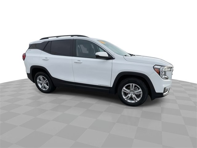 Certified 2023 GMC Terrain SLE w/ Driver Convenience Package image 2