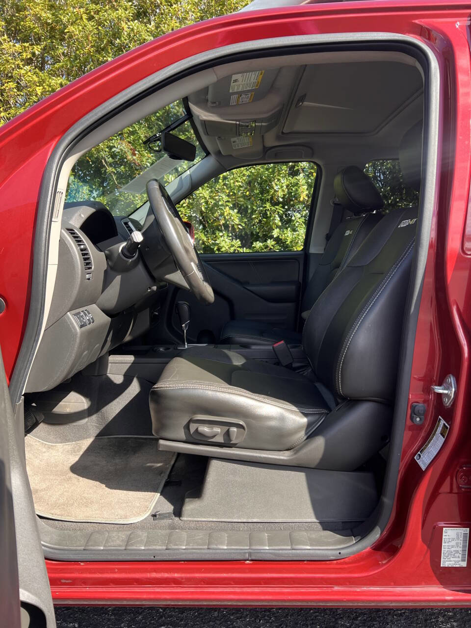 Used 2021 Nissan Frontier PRO-4X w/ Pro-4x Utility Package AWD/4WD image 13