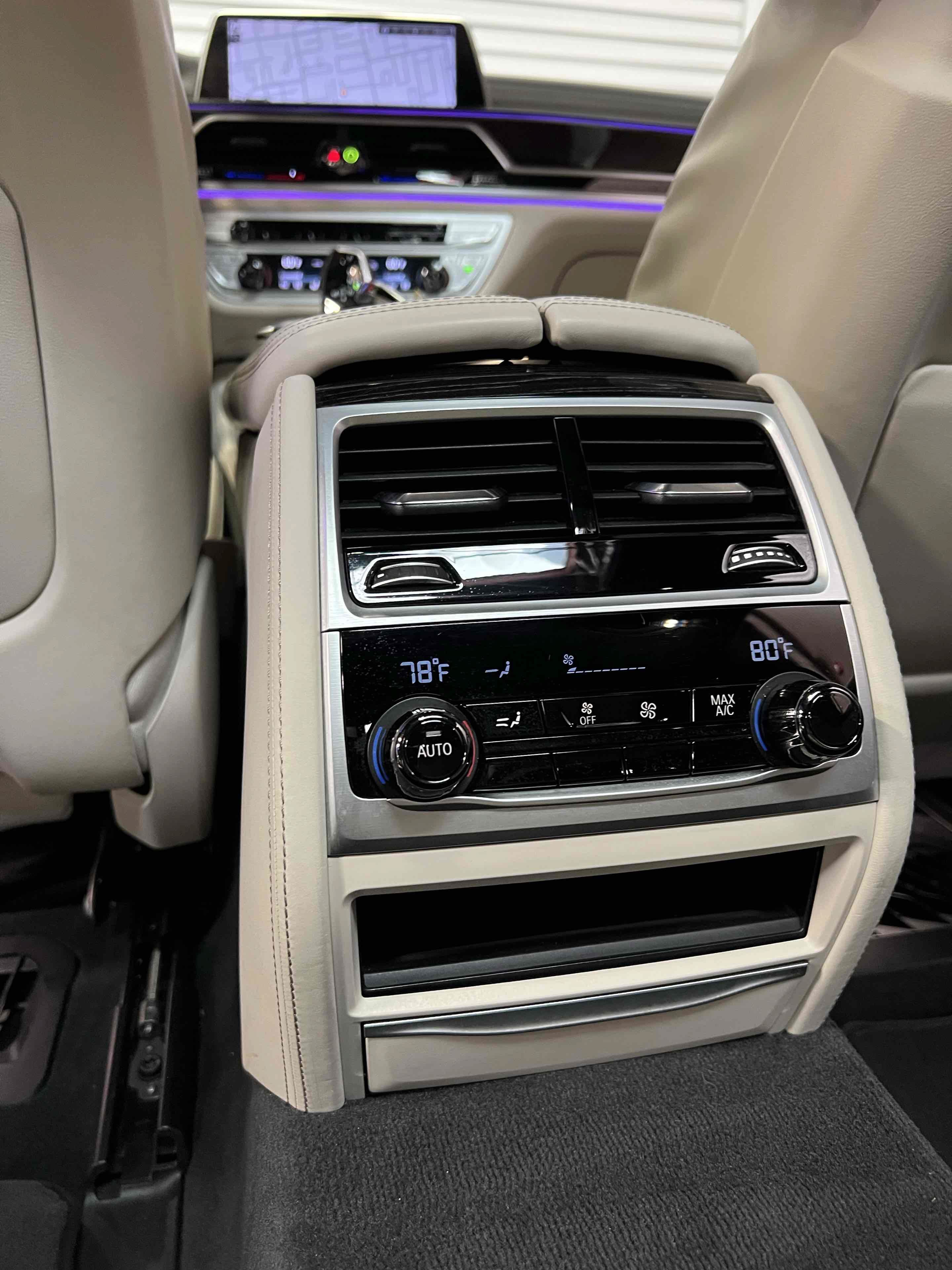 Used 2021 BMW 750i xDrive w/ Executive Package AWD/4WD image 29