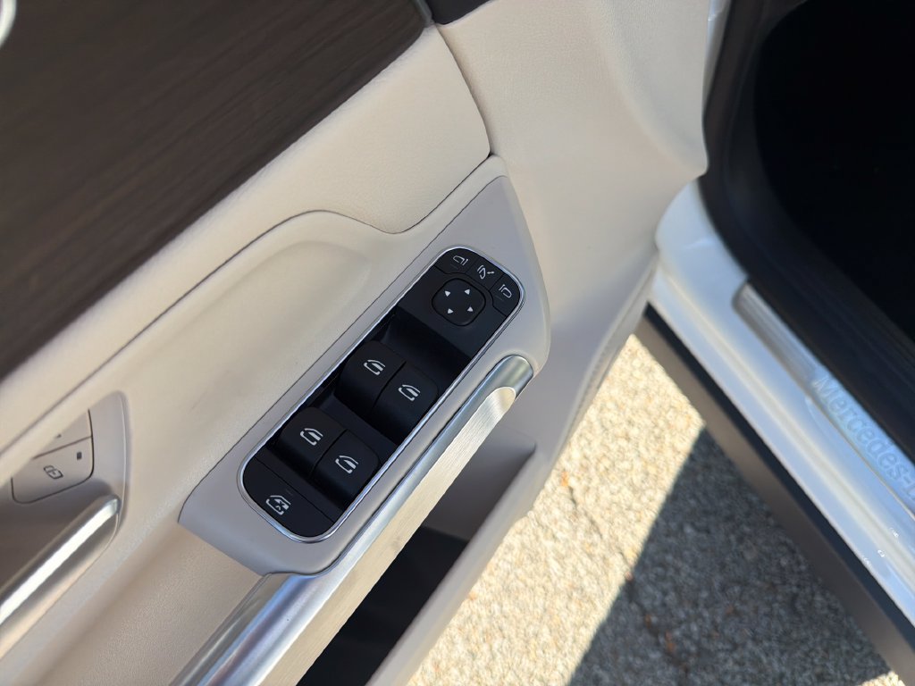 New 2026 Mercedes-Benz GLB 250 4MATIC image 11