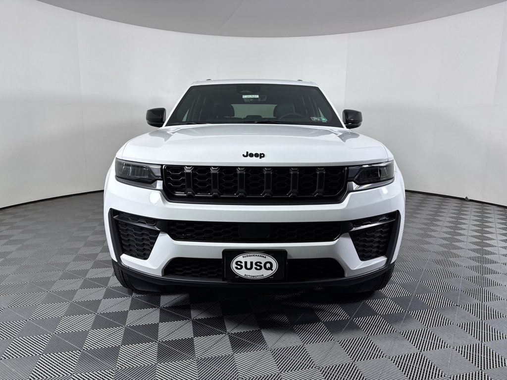 New 2026 Jeep Grand Cherokee Altitude AWD/4WD image 2