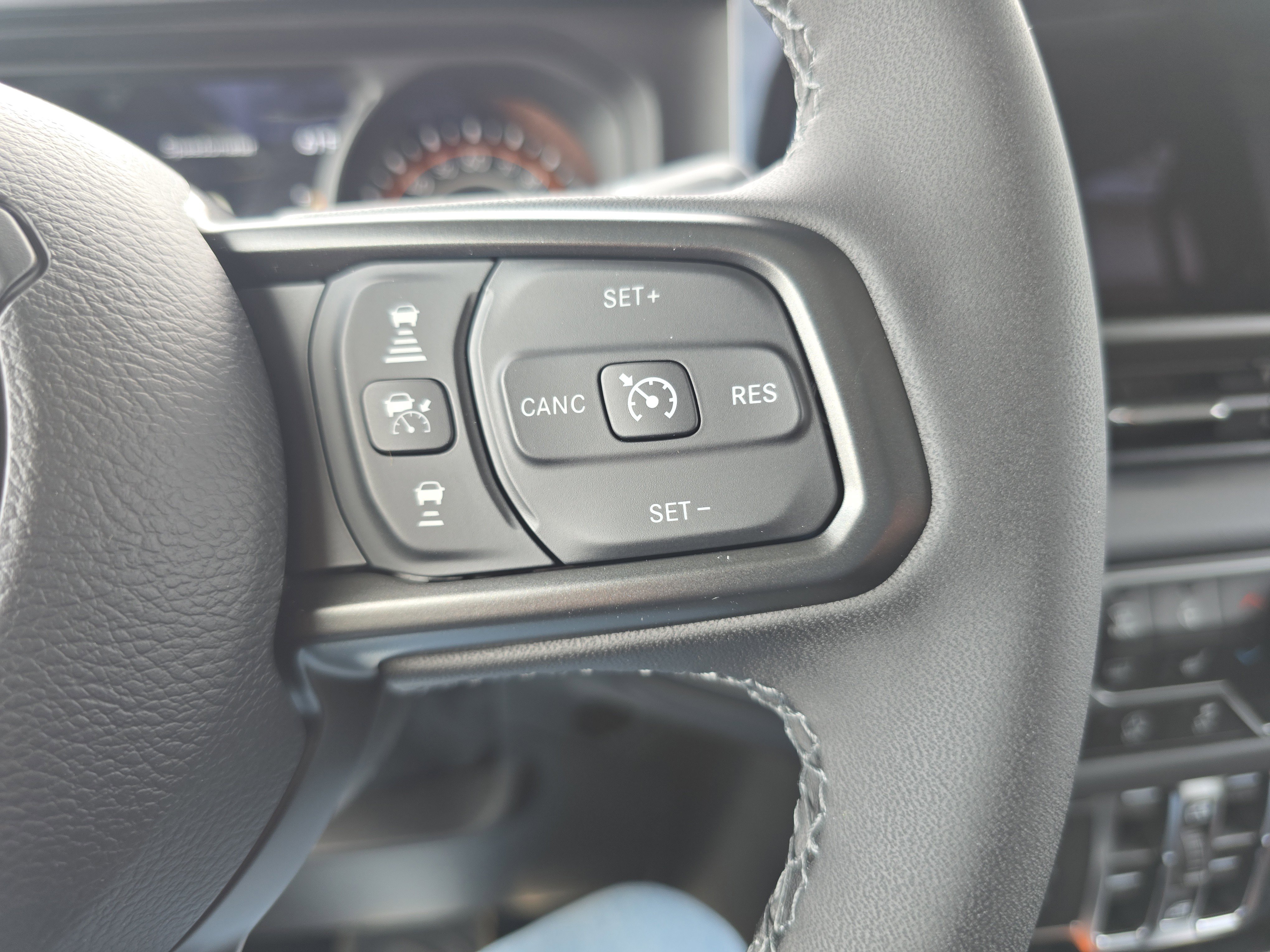 New 2025 Jeep Gladiator Sport image 21