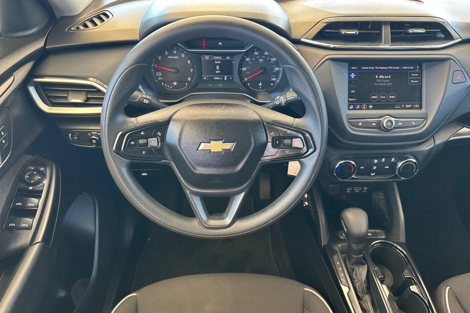 Used 2023 Chevrolet TrailBlazer LS FWD image 14