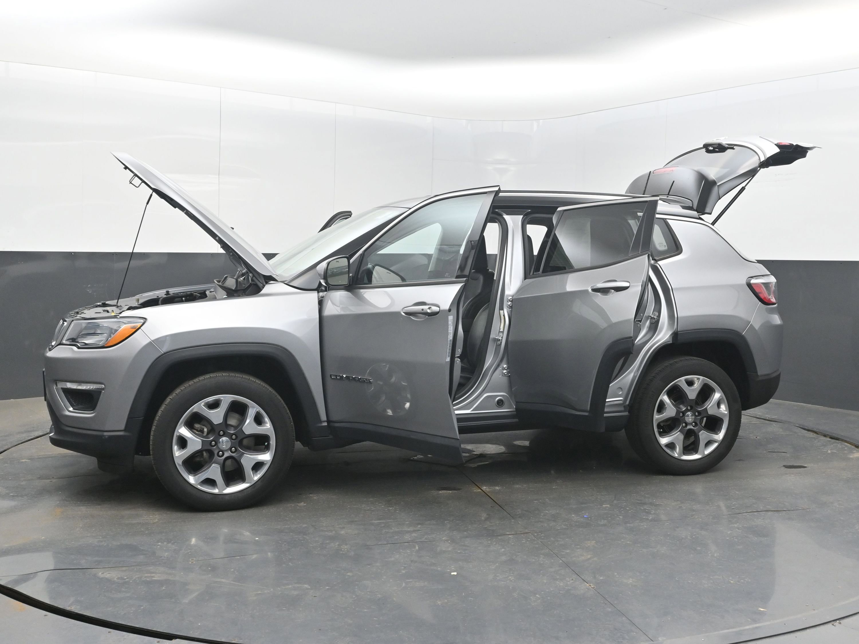 Used 2019 Jeep Compass Limited image 40