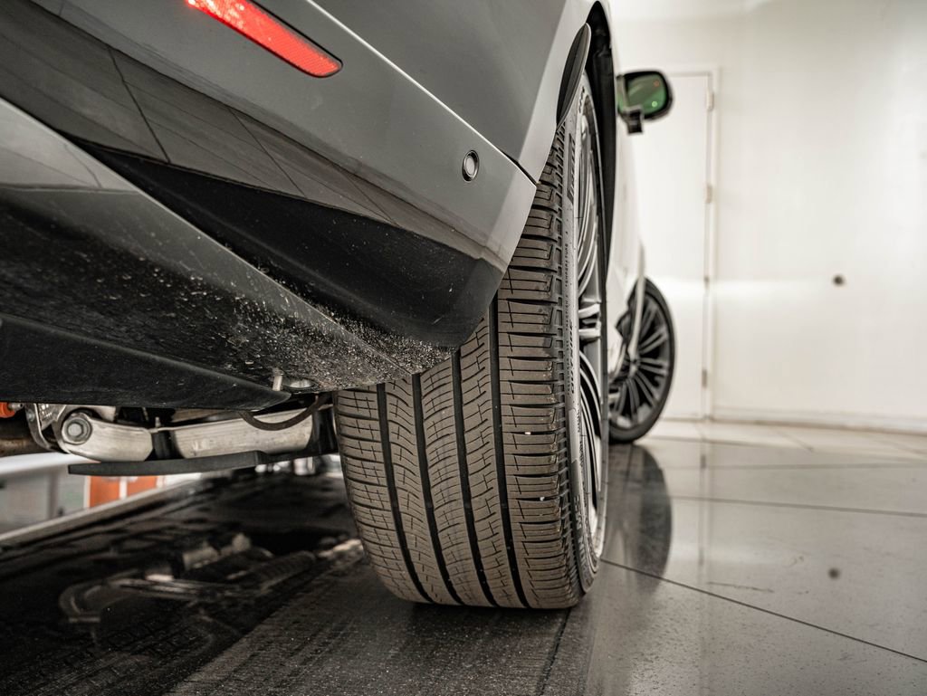 Certified 2025 Land Rover Range Rover Long Wheelbase SE AWD/4WD image 43