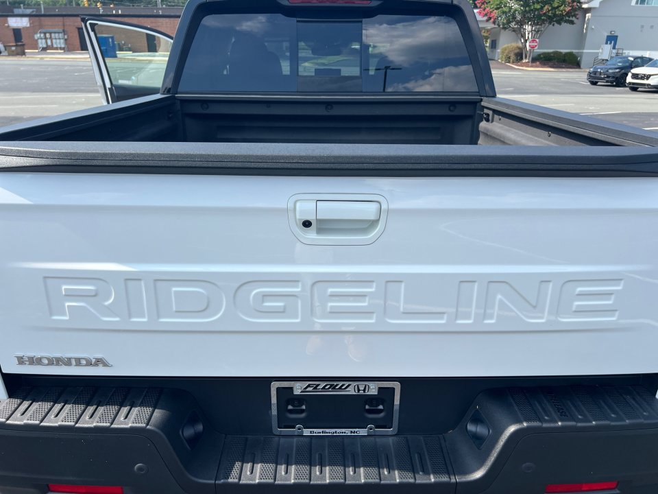 Certified 2024 Honda Ridgeline Black Edition image 14