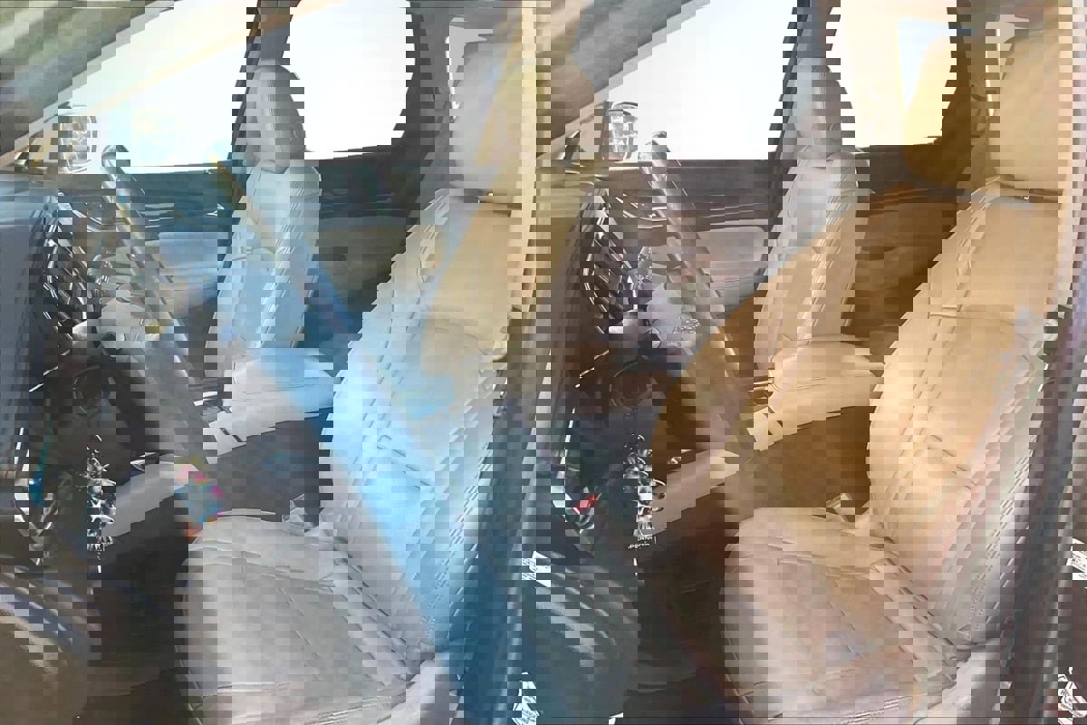 Used 2019 Buick Enclave Essence image 25