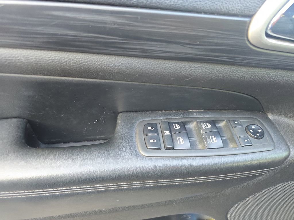 Used 2019 Jeep Grand Cherokee Laredo image 19