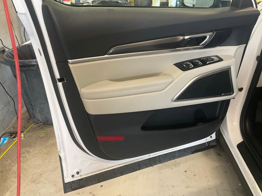 Used 2024 Kia Telluride S w/ S Sunroof Package FWD image 9