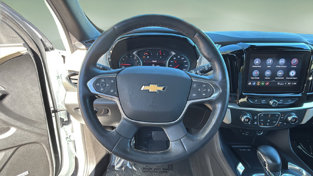 Used 2023 Chevrolet Traverse LT w/ LT Premium Package FWD image 12