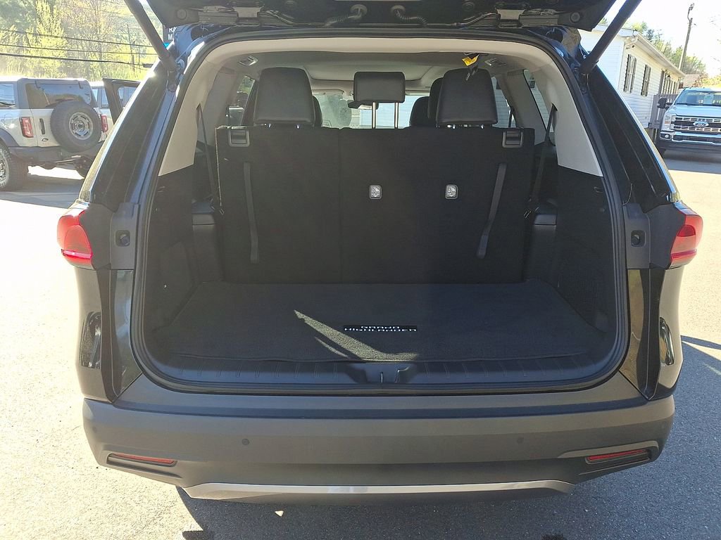 Used 2025 Toyota Grand Highlander AWD image 29