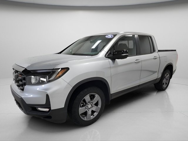 Used 2025 Honda Ridgeline TrailSport image 11