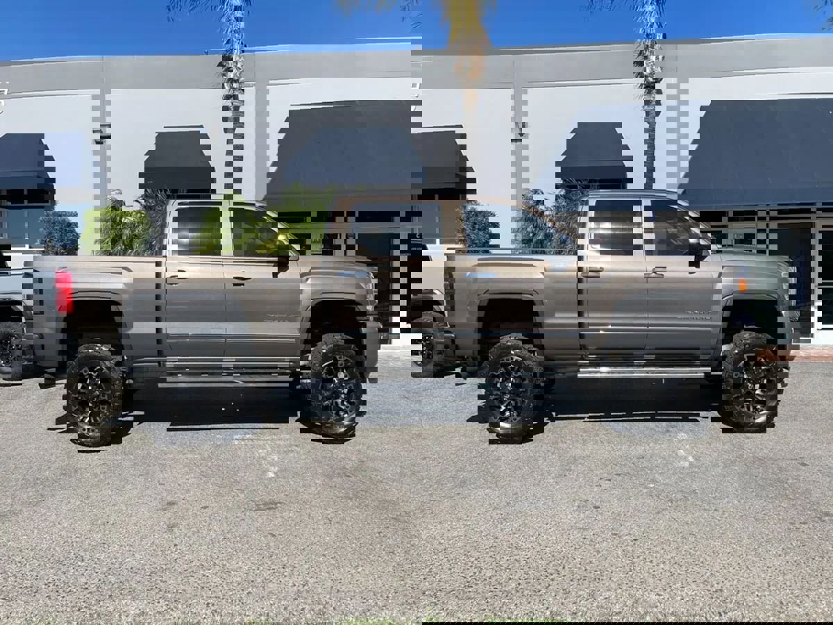 Used 2015 GMC Sierra 2500 Denali w/ Duramax Plus Package image 4