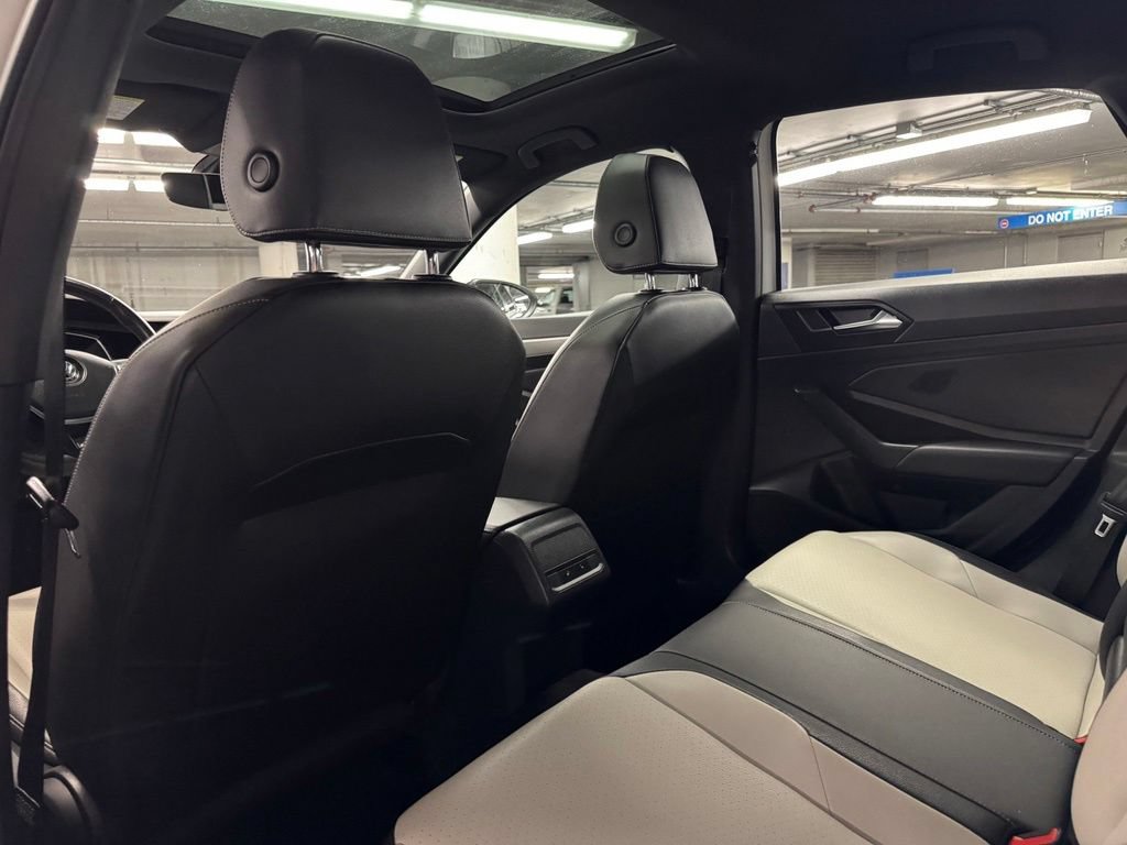 Used 2019 Volkswagen Jetta R-Line w/ R-Line Cold Weather Package FWD image 20