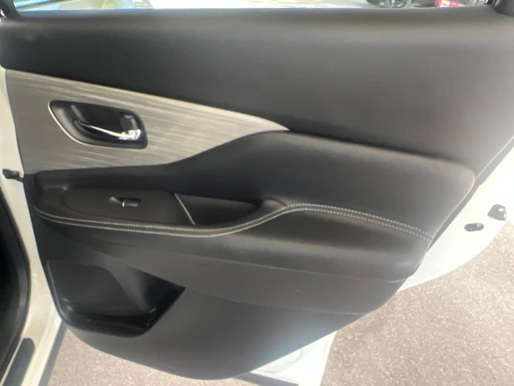 Used 2018 Nissan Murano SL w/ Cargo Package FWD image 16