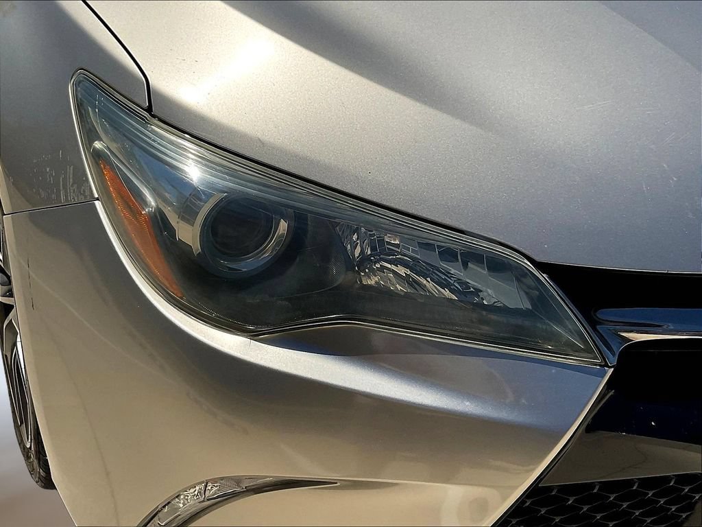 Used 2015 Toyota Camry XSE FWD image 30