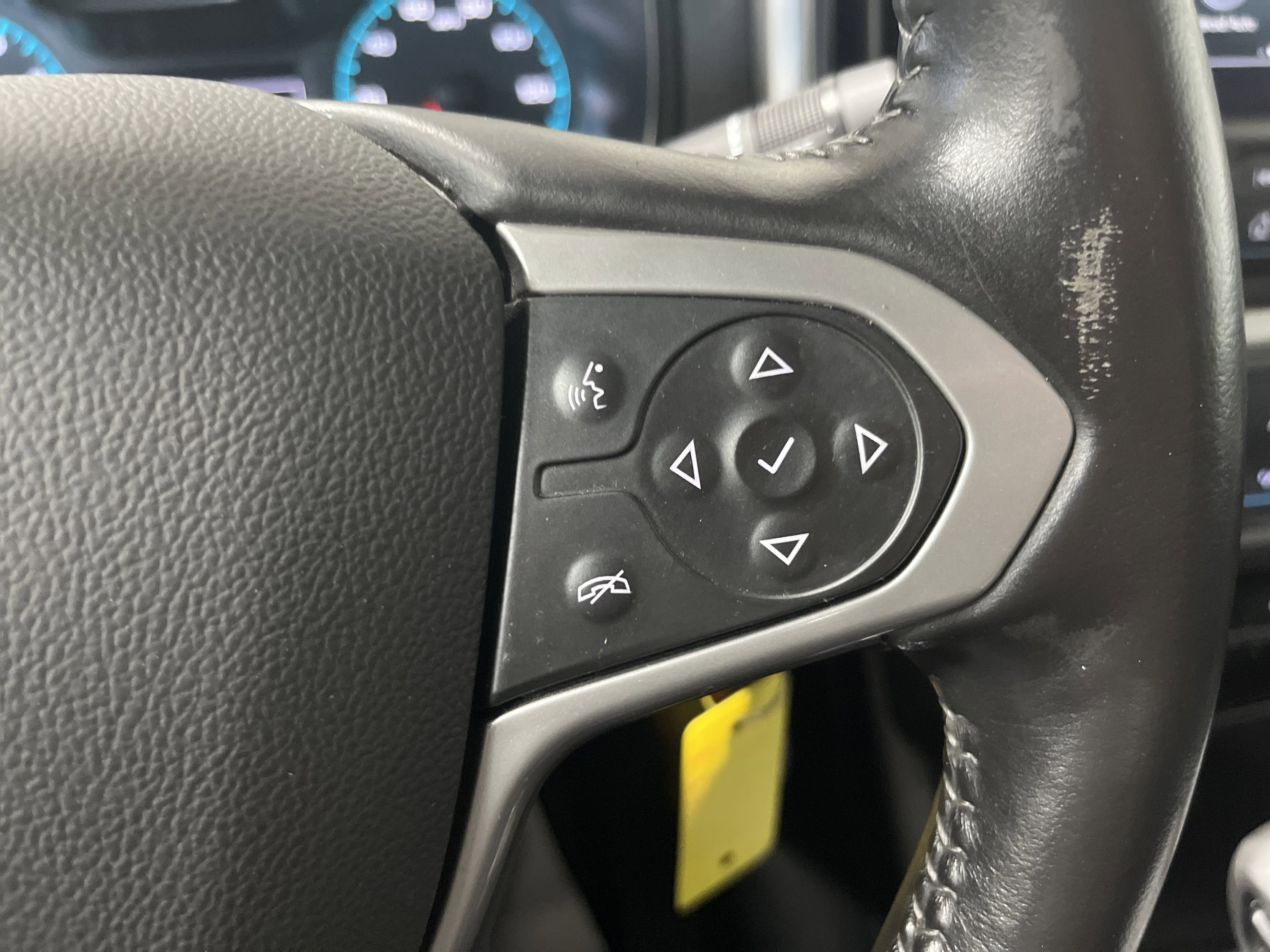 Used 2022 Chevrolet Colorado LT w/ Fleet Safety Package RWD image 20