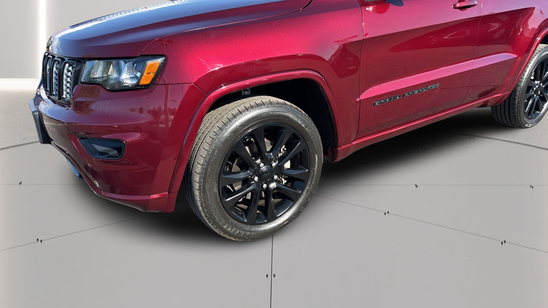 Used 2019 Jeep Grand Cherokee Altitude RWD image 36