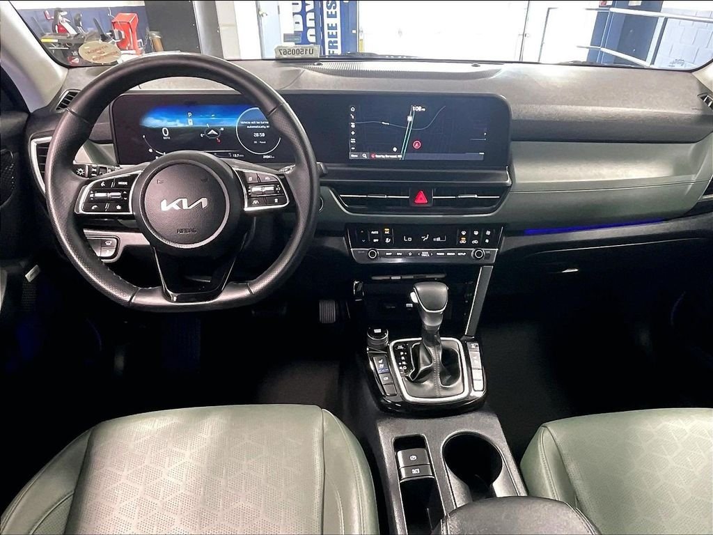 Used 2024 Kia Seltos SX w/ SX Sunroof Package AWD/4WD image 22