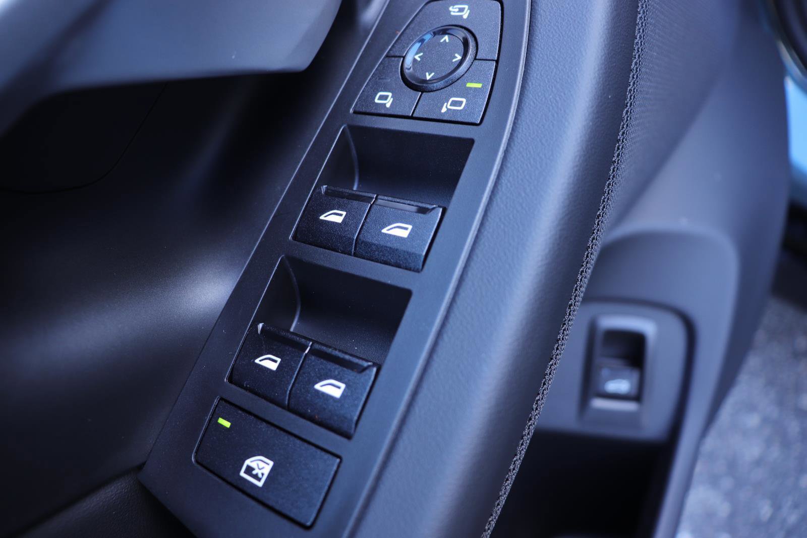 Used 2025 BMW 530i 530i w/ M Sport Package image 24