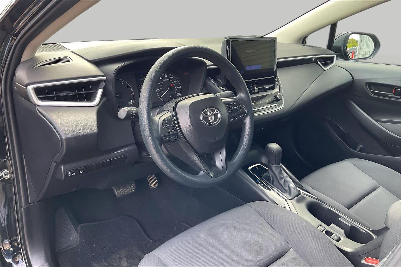 Used 2024 Toyota Corolla LE FWD image 17