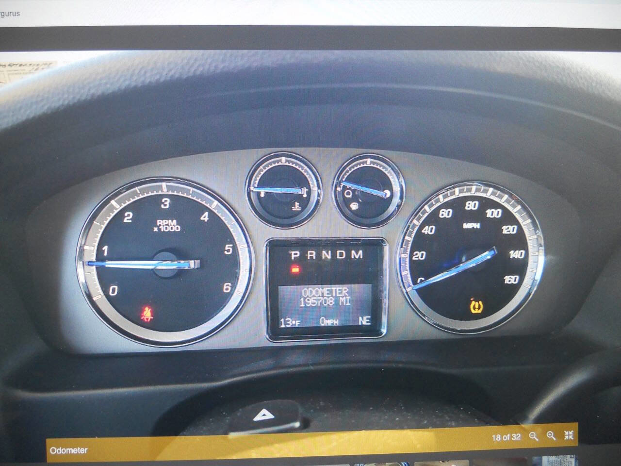 Used 2011 Cadillac Escalade Luxury image 19