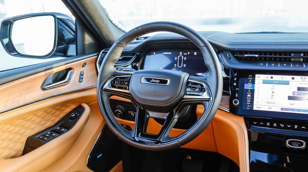 New 2026 Jeep Grand Cherokee L Summit AWD/4WD image 18