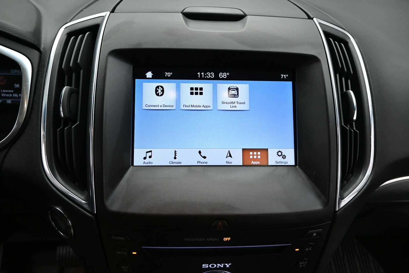 Used 2018 Ford Edge Titanium w/ Equipment Group 301A AWD/4WD image 21
