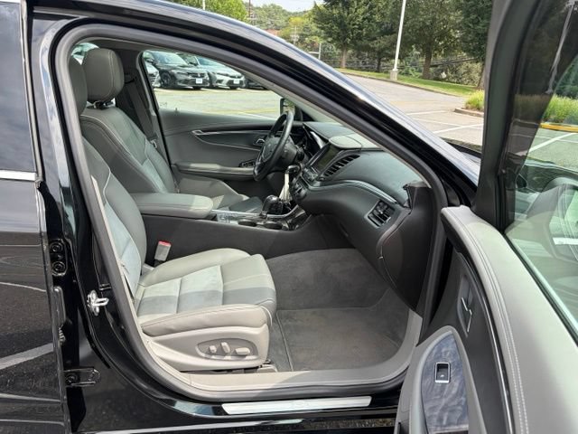Used 2015 Chevrolet Impala LT w/ Convenience Package FWD image 27