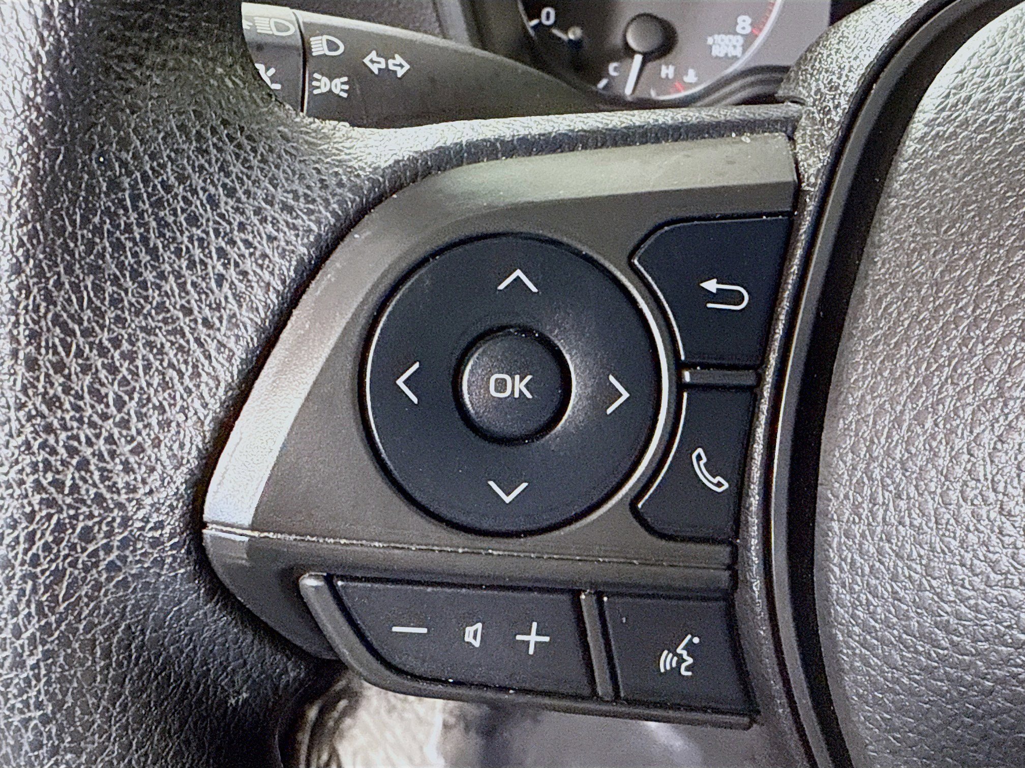 Used 2023 Toyota Corolla LE w/ LE Premium Package image 14