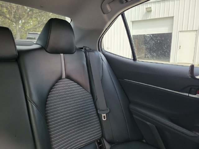 Used 2022 Toyota Camry SE FWD image 16