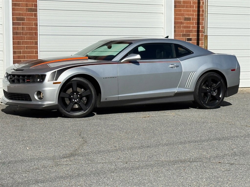 Used 2010 Chevrolet Camaro SS w/ LPO, Ground Effects Package image 10