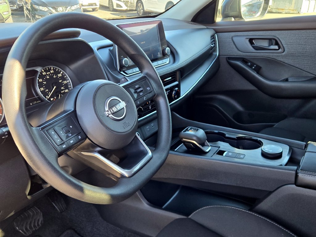 Used 2023 Nissan Rogue S AWD/4WD image 14