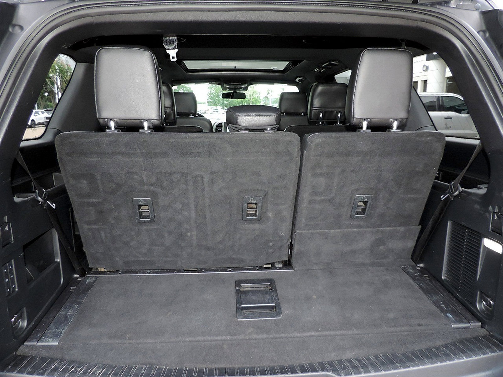 Used 2020 Ford Expedition XLT w/ Equipment Group 202A RWD image 16