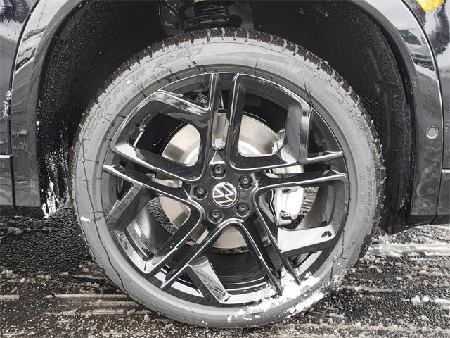 New 2026 Volkswagen Tiguan SE R-Line image 12