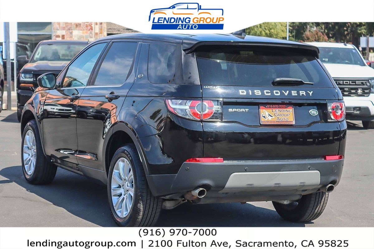 Used 2018 Land Rover Discovery Sport SE image 2