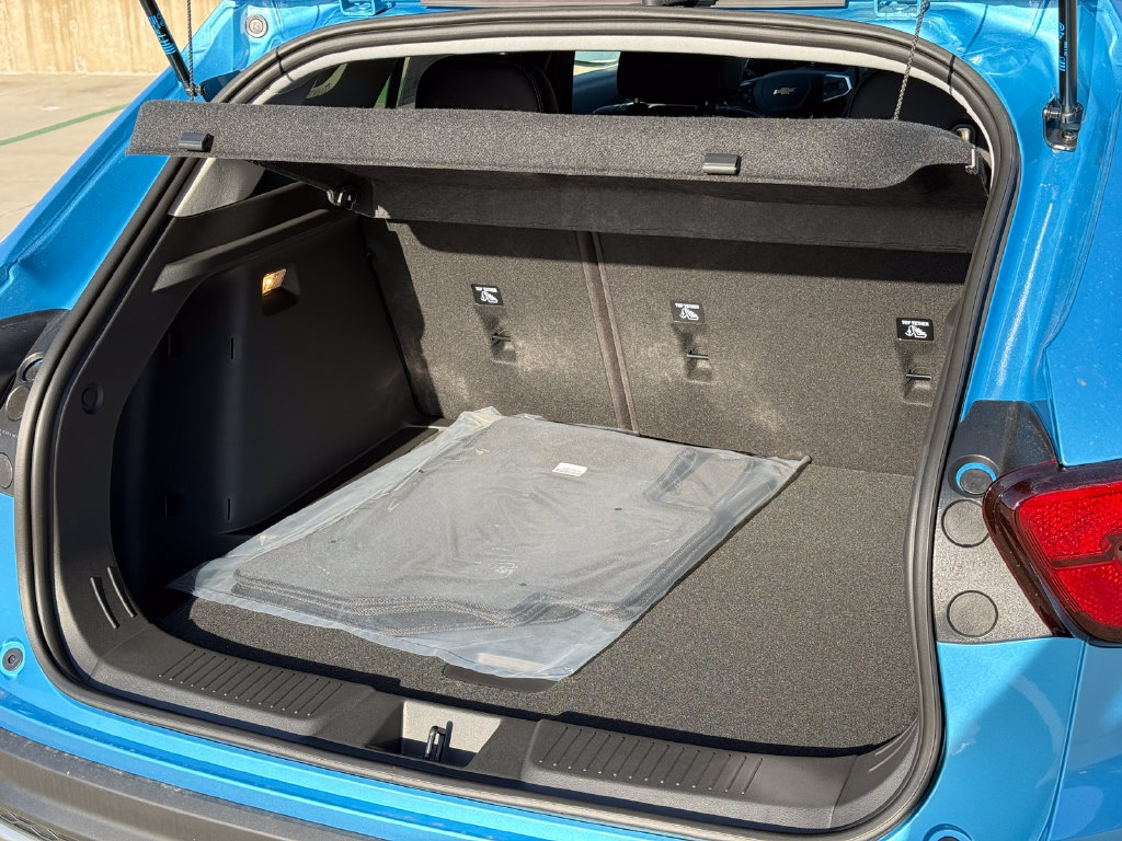 New 2026 Chevrolet Trax LT w/ LT Convenience Package FWD image 8