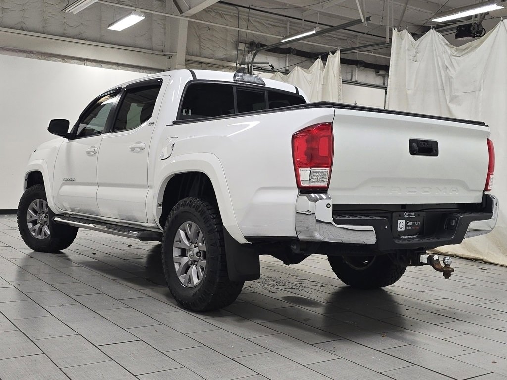 Used 2017 Toyota Tacoma SR5 image 11