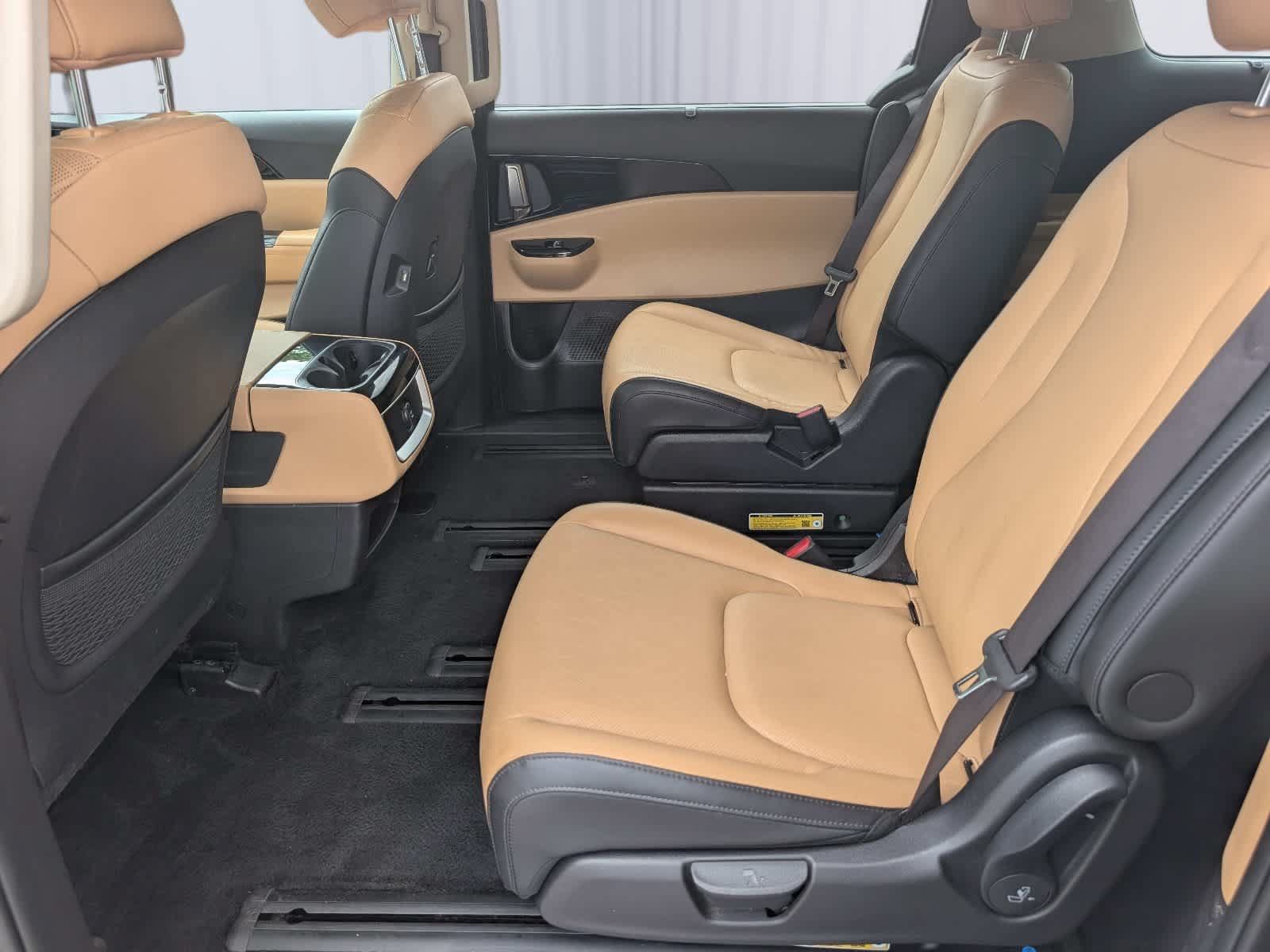 Used 2024 Kia Carnival EX FWD image 15