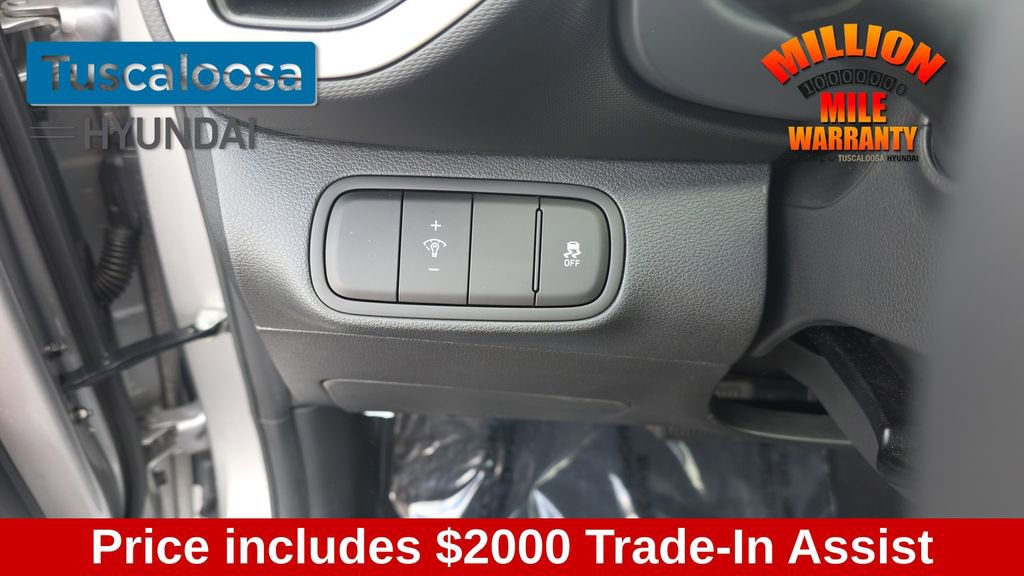 Used 2024 Hyundai Venue SEL image 14
