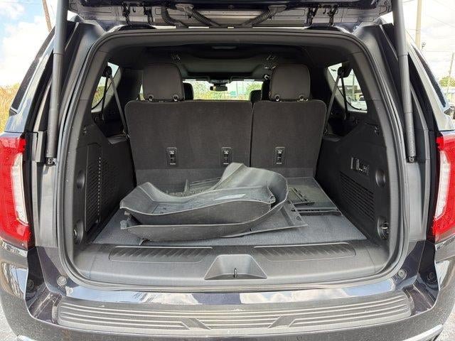 Used 2023 GMC Yukon XL SLT w/ SLT Premium Package AWD/4WD image 18