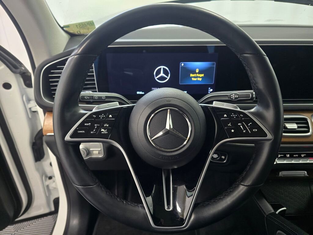 Used 2025 Mercedes-Benz GLE 350 4MATIC w/ Driver Assistance Package image 14