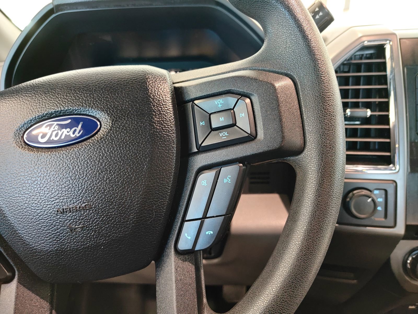 Used 2016 Ford F150 XLT image 16